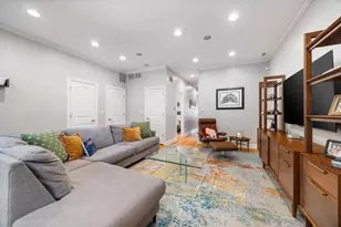 2441 N Fairfield Ave, Chicago, IL 60647 - Photo 3
