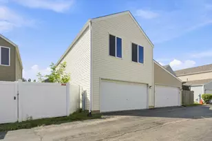 681 Serendipity Dr, Aurora, IL 60504 - Photo 19