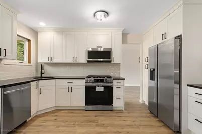 2847 Buckingham Avenue, Westchester, IL 60154 - Photo 9