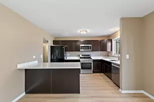 208 Carol Ann Dr, Streamwood, IL 60107 - Photo 9