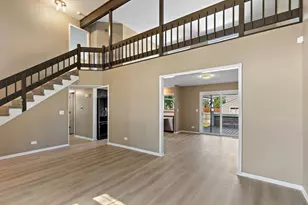 208 Carol Ann Dr, Streamwood, IL 60107 - Photo 5