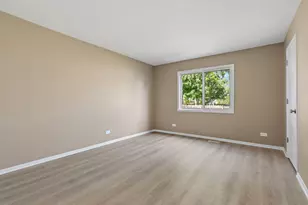 208 Carol Ann Dr, Streamwood, IL 60107 - Photo 13