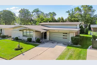 1050 W Strieff Lane, Glenwood, IL 60425 - Photo 1