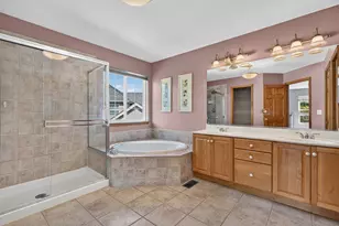 2570 N Jade Ave, Arlington Heights, IL 60004 - Photo 17