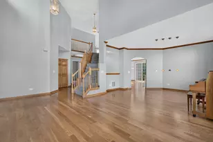 2570 N Jade Ave, Arlington Heights, IL 60004 - Photo 3