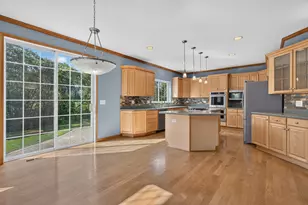 2570 N Jade Ave, Arlington Heights, IL 60004 - Photo 5