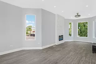 3227 W Beach Ave, Chicago, IL 60651 - Photo 3