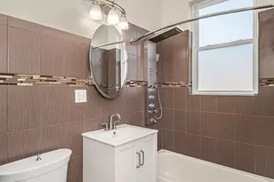 3227 W Beach Ave, Chicago, IL 60651 - Photo 11