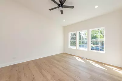 1521 Kenmore Avenue, Round Lake Beach, IL 60073 - Photo 9