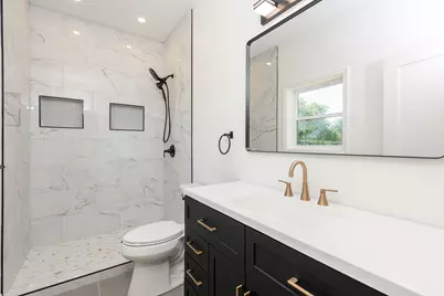 1521 Kenmore Avenue, Round Lake Beach, IL 60073 - Photo 7