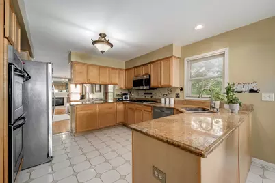 5282 Galloway Drive, Hoffman Estates, IL 60192 - Photo 13