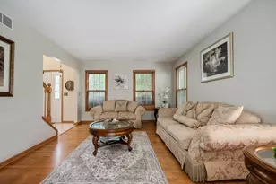 5282 Galloway Dr, Hoffman Estates, IL 60192 - Photo 7