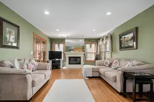 5282 Galloway Dr, Hoffman Estates, IL 60192 - Photo 9