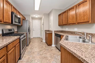 646 Grand Canyon Circle, Crystal Lake, IL 60014 - Photo 7