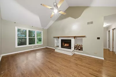 929 Alton Court, Winthrop Harbor, IL 60096 - Photo 5