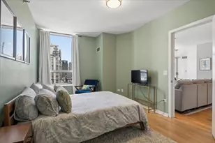 330 W Grand Ave, Chicago, IL 60654 - Photo 13