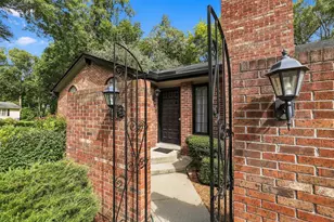 806 Roberts Rd, Tower Lakes, IL 60010 - Photo 5