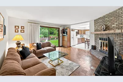 806 Roberts Road, Tower Lakes, IL 60010 - Photo 15