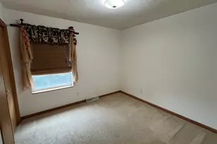 517 E Division St, Kewanee, IL 61443 - Photo 25