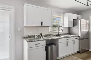 1305 N Prairie Ave, Joliet, IL 60435 - Photo 9