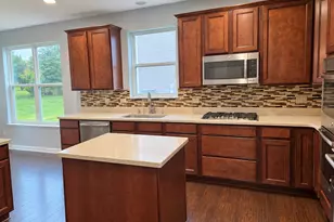 643 Seneca St, Volo, IL 60073 - Photo 9