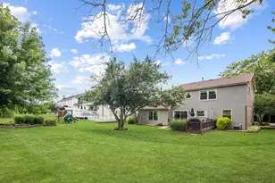 8425 Creekside Ln, Darien, IL 60561 - Photo 23
