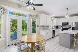 18296 W Meander Dr, Grayslake, IL 60030 - Photo 9