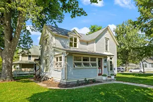 24 N Benton St, Palatine, IL 60067 - Photo 3