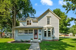 24 N Benton St, Palatine, IL 60067 - Photo 1