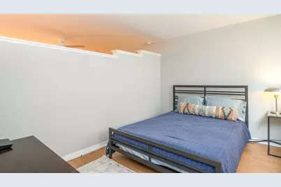 1516 Hinman Avenue #810, Evanston, IL 60201 - Photo 17