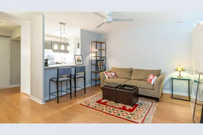 1516 Hinman Avenue #810, Evanston, IL 60201 - Photo 5