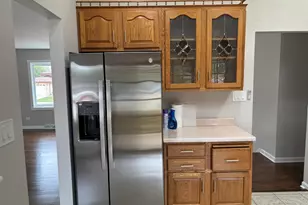 565 Arlene Dr, Wood Dale, IL 60191 - Photo 9