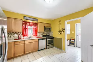 14 N Rebecca St, Glenwood, IL 60425 - Photo 9