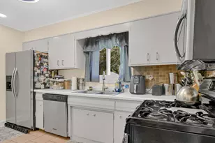 15218 Dorchester Ave, Dolton, IL 60419 - Photo 13