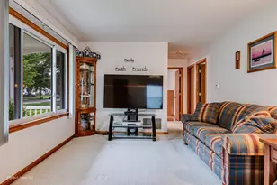 133 N Ridgemoor Ave, Mundelein, IL 60060 - Photo 7