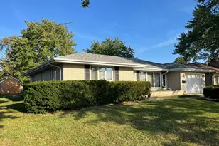 1620 Barthelone St, Crest Hill, IL 60403 - Photo 3