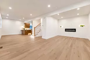 5721 S Newcastle Ave, Chicago, IL 60638 - Photo 3