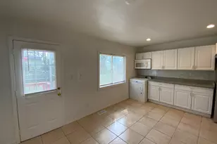 1429 Ambassador Ln, Ford Heights, IL 60411 - Photo 3