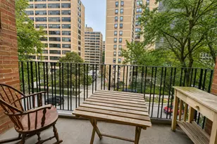 1633 E Hyde Park Blvd, Chicago, IL 60615 - Photo 11
