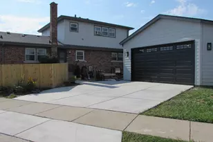 9235 N Callero Dr, Niles, IL 60714 - Photo 3
