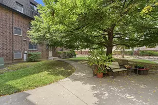 102 Steeple Dr, Buffalo Grove, IL 60089 - Photo 27