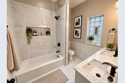 543 E 43rd Street #2E, Chicago, IL 60653 - Photo 13