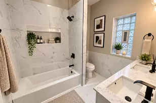 543 E 43rd St, Chicago, IL 60653 - Photo 13