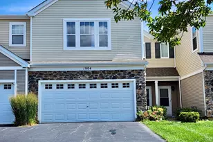 1904 Cobblestone Dr, Carpentersville, IL 60110 - Photo 1