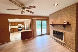 1610 E Dogwood Ln, Mount Prospect, IL 60056 - Photo 11