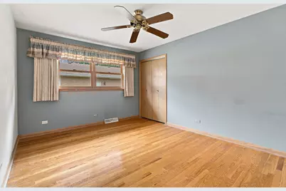 1610 E Dogwood Lane, Mount Prospect, IL 60056 - Photo 17