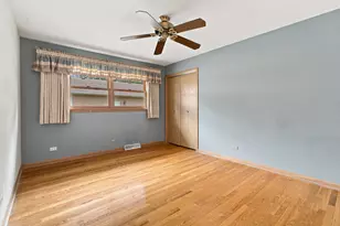1610 E Dogwood Ln, Mount Prospect, IL 60056 - Photo 17