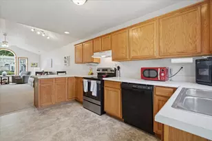 1312 Inglewood Cir, Bloomington, IL 61704 - Photo 5
