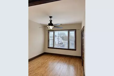 8233 S Escanaba Avenue, Chicago, IL 60617 - Photo 3