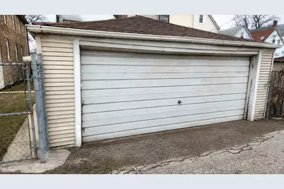 8233 S Escanaba Avenue, Chicago, IL 60617 - Photo 11